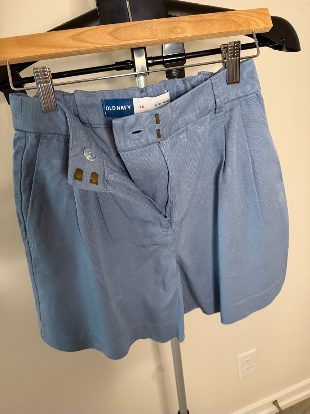 Old Navy Extra High-Rise Tailored Shorts | Blue | XS - Picture 5 of 9
